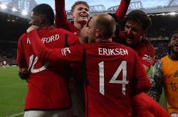 开云体育-关于利物浦主场击败曼联，坐拥榜首宝座安稳的信息