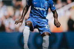 开云体育登录-纽卡斯尔联客场失利，球员懊恼失误