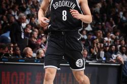 开云官网-新秀表现出色，球队被看好赛季表现