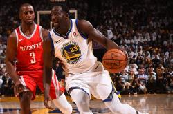 开云体育APP下载-火箭主场惊险战胜尼克斯，伍兹全场20分