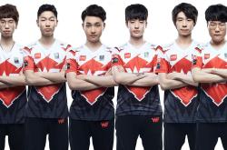 开云官方app入口-赛场中的英雄较量，血拼一触即发