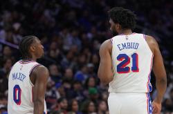 开云体育官网-包含篮网主场惜败76人遭遇三连败的词条