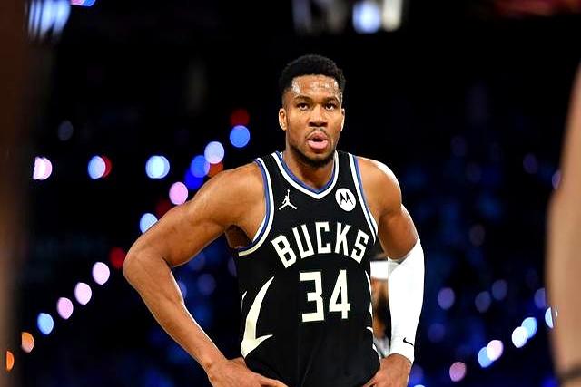 雄鹿主场击败掘金,字母哥发挥关键 雄鹿主场击败掘金,字母哥发挥关键