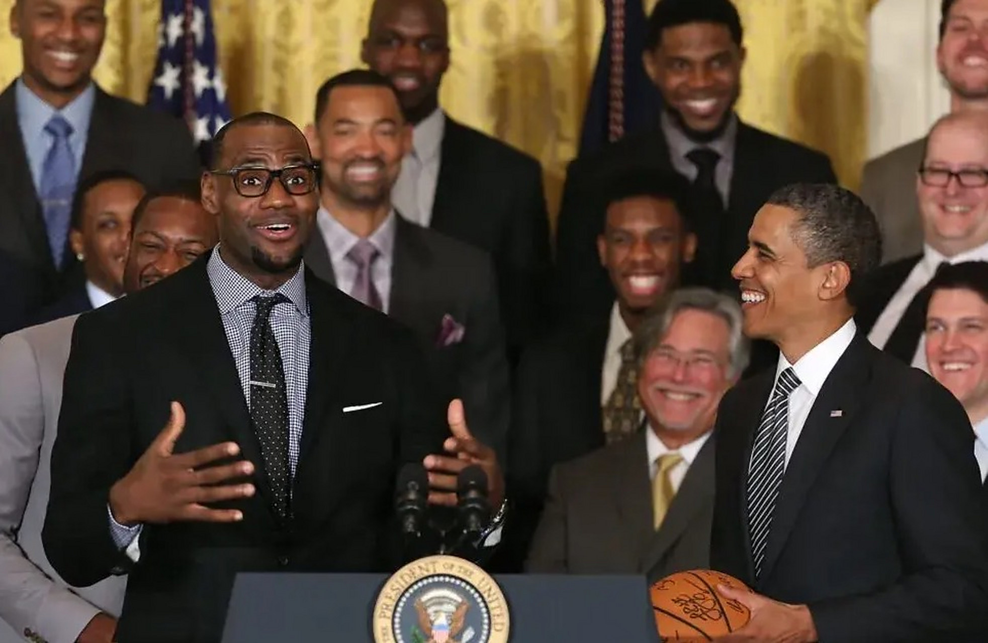 签署一项协议，保护领袖的球员