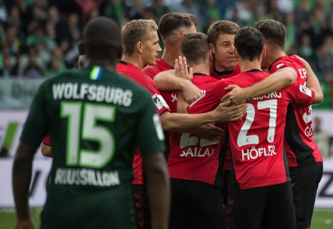 包含沃尔夫斯堡客场扳平比分,险胜成功挤进前四的词条 包含沃尔夫斯堡客场扳平比分,险胜成功挤进前四的词条