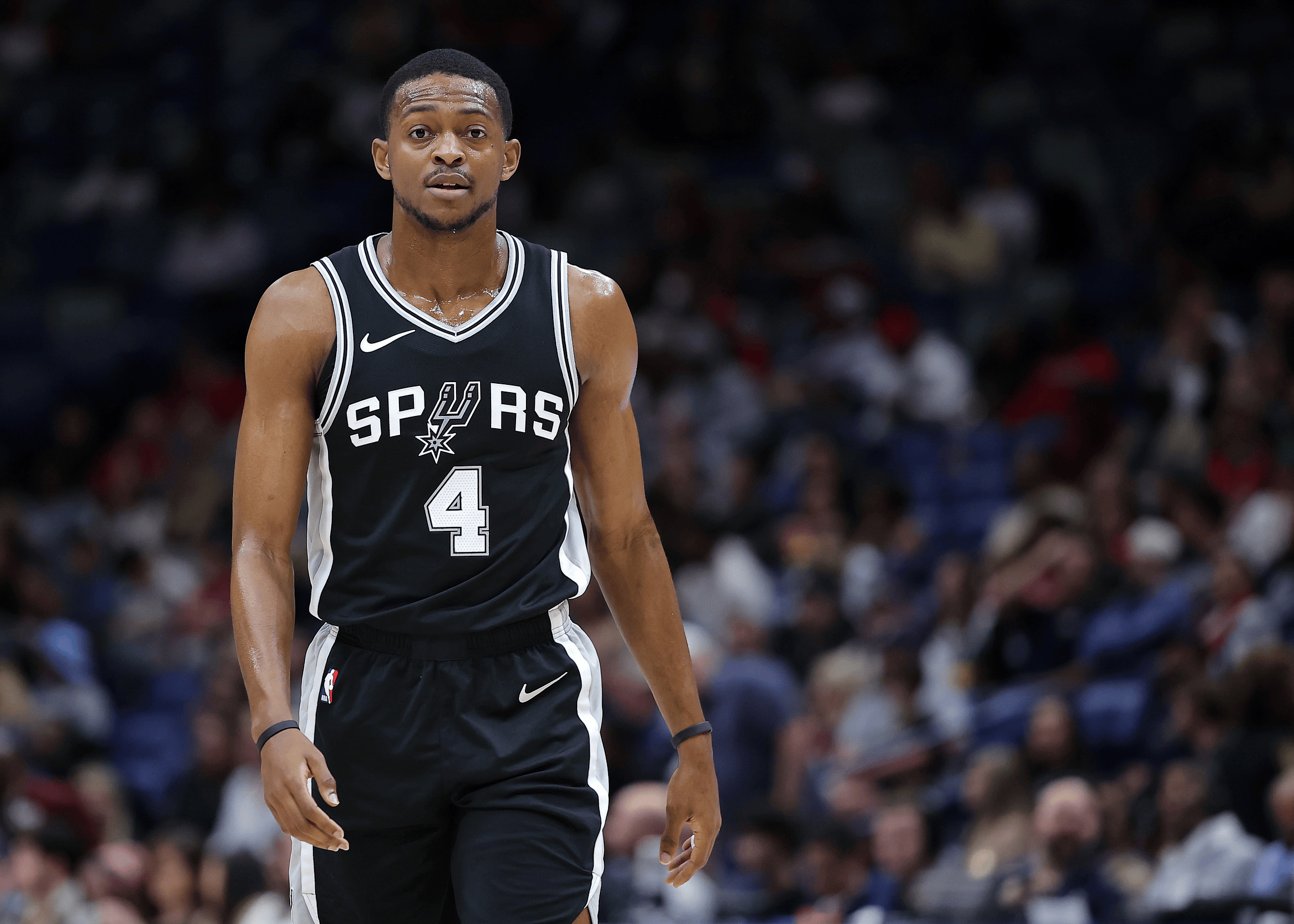 马刺队在主场遭遇失利，未能守住分差