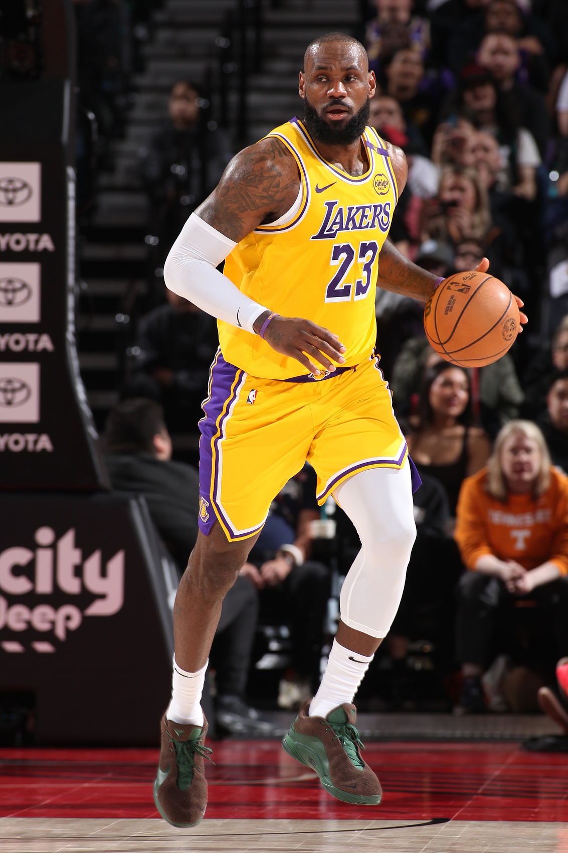 开拓者令发哥崩溃,詹姆斯包揽29分 开拓者令发哥崩溃,詹姆斯包揽29分