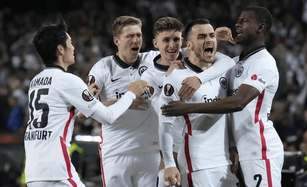 关于柏林赫塔惊险战平法兰克福，客场保持不败的信息