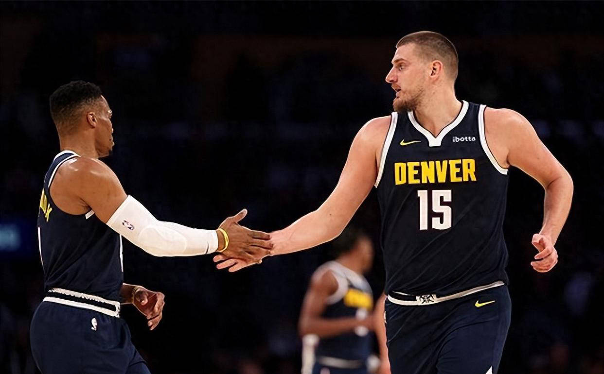 太阳2-1领先掘金,晋级西部半决赛 太阳2-1领先掘金,晋级西部半决赛