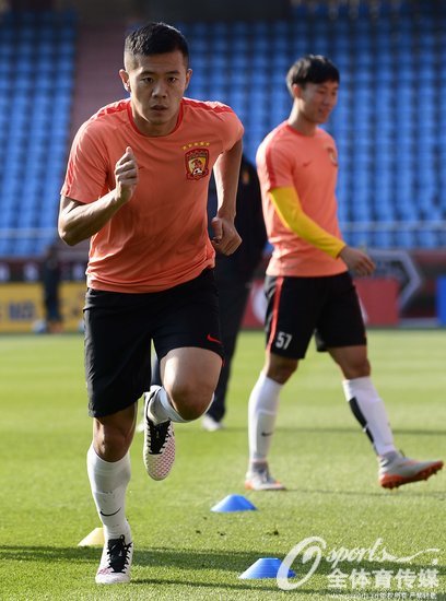 关于广州恒大客场不敌浦项制铁2-1，小组赛3轮1胜2负积3分排名垫底的信息