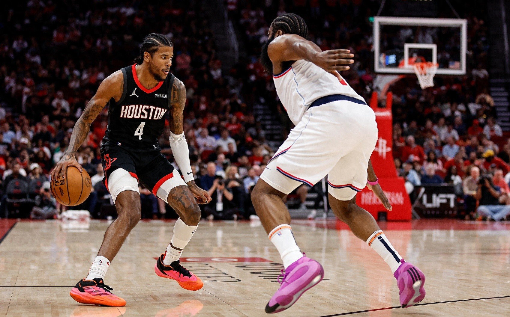 快船主场取胜马刺,保持不败纪录 快船主场取胜马刺,保持不败纪录