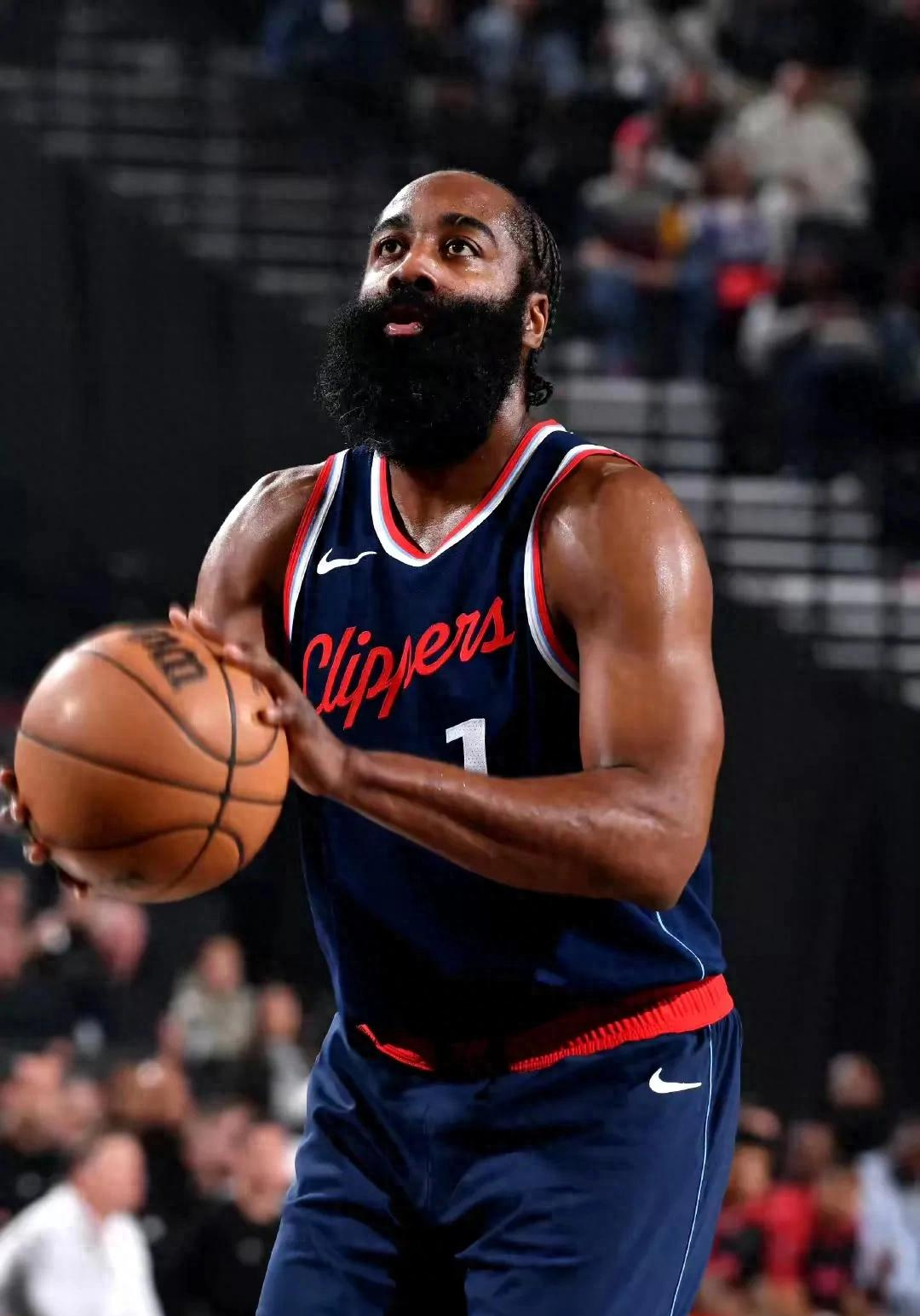 公牛完胜小牛，拉文上演火爆三分秀的简单介绍