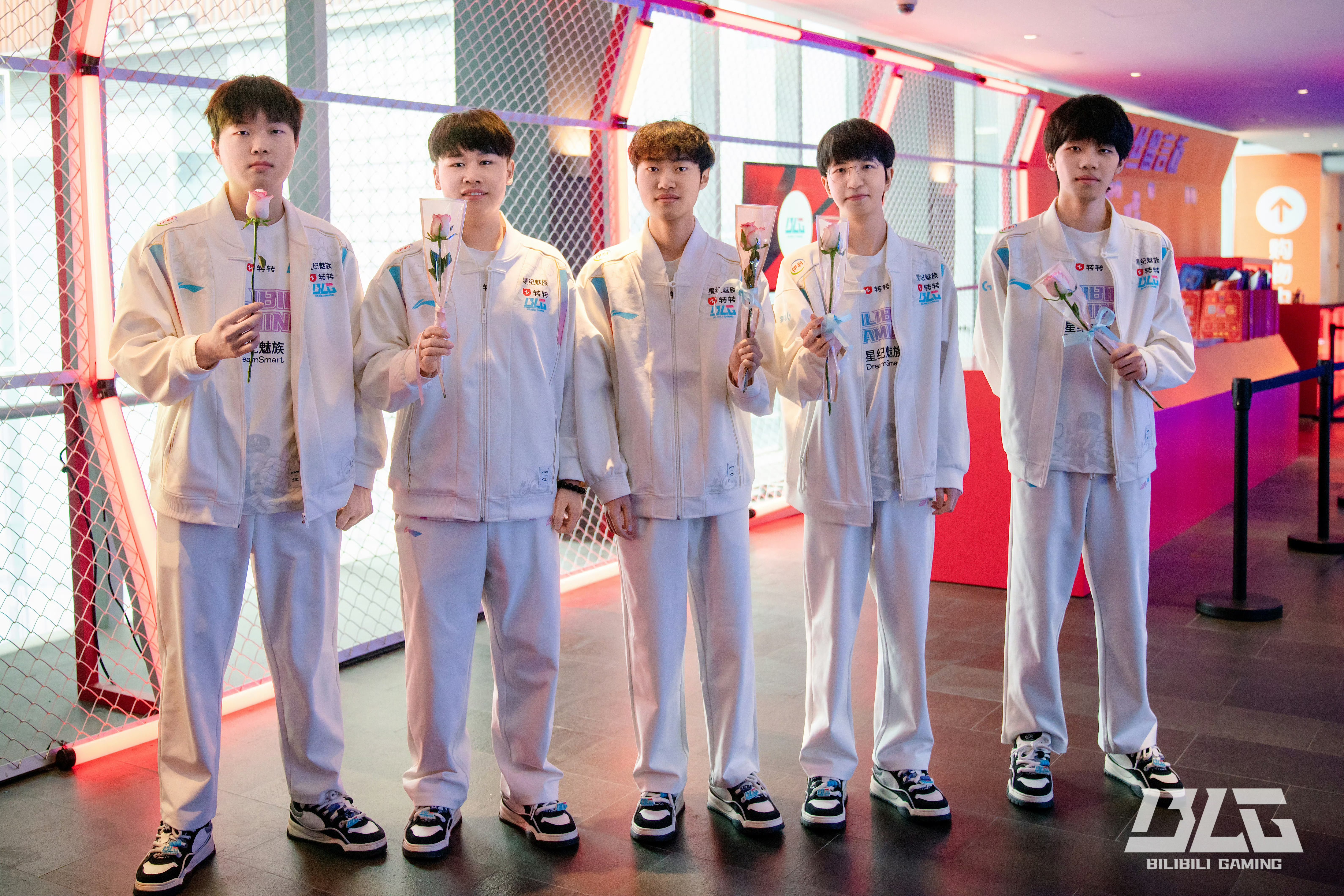 JDG绝杀RNG,Crisp关键团战开团秒人鏖战多局全球总决赛,成为赛场最大亮点的简单介绍 JDG绝杀RNG,Crisp关键团战开团秒人鏖战多局全球总决赛,成为赛场最大亮点的简单介绍