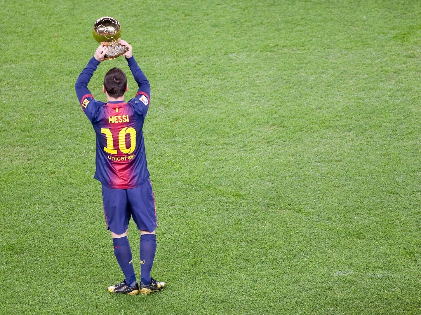 梅西率巴萨逆转胜利,继续全胜 梅西率巴萨逆转胜利,继续全胜