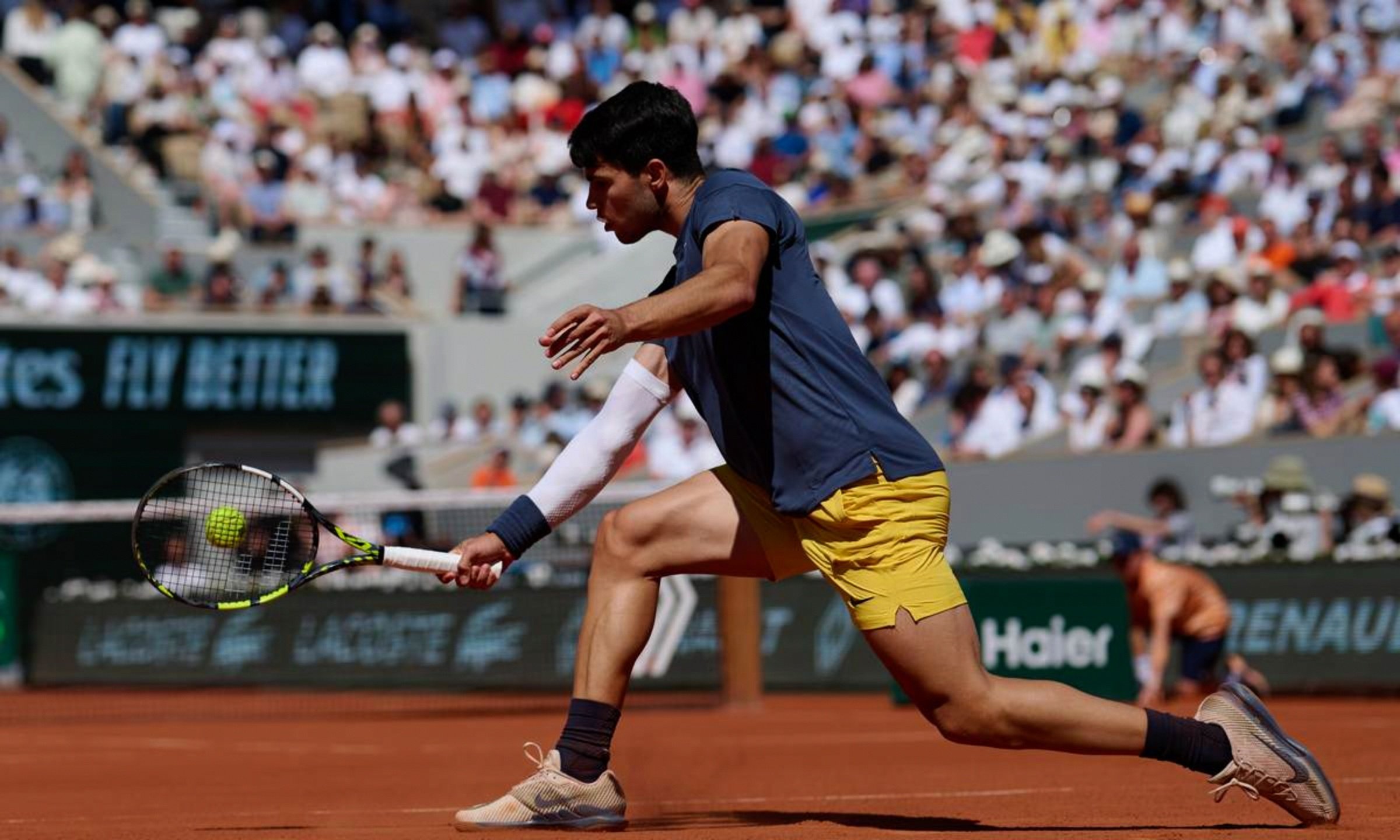 包含澳大利亚网球队横扫西班牙网球队，阿尔卡拉斯高光表现的词条