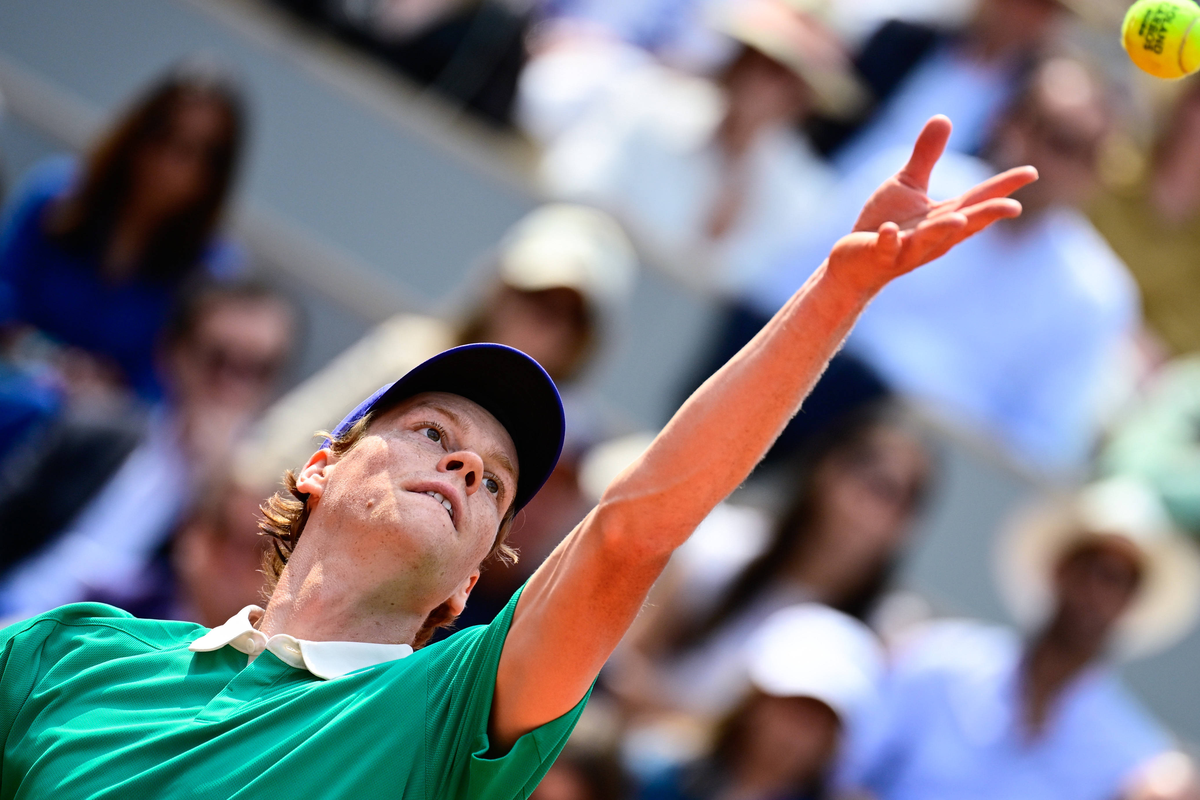 日本网球队轻取法国网球队，阿尔卡拉斯绝境逆转的简单介绍